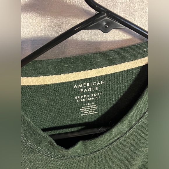 Men’s Large American Eagle Standard Fit Green Sweater - Picture 2 of 4